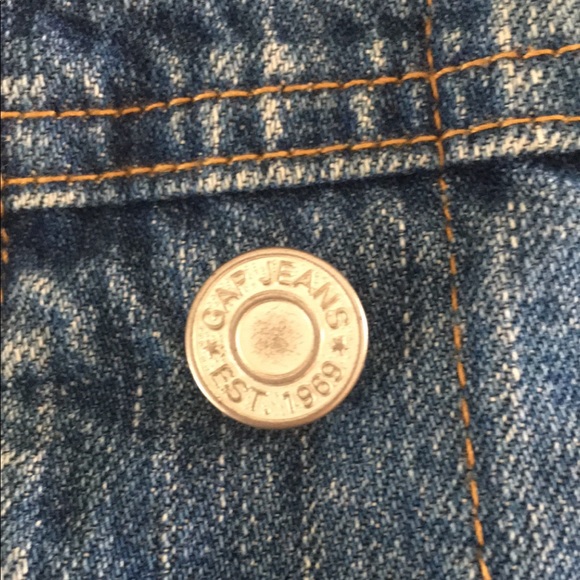 GAP Women’s Jean Jacket - Picture 3 of 5
